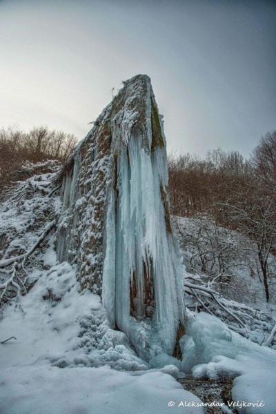 Frozen Prskalo waterfall in February
